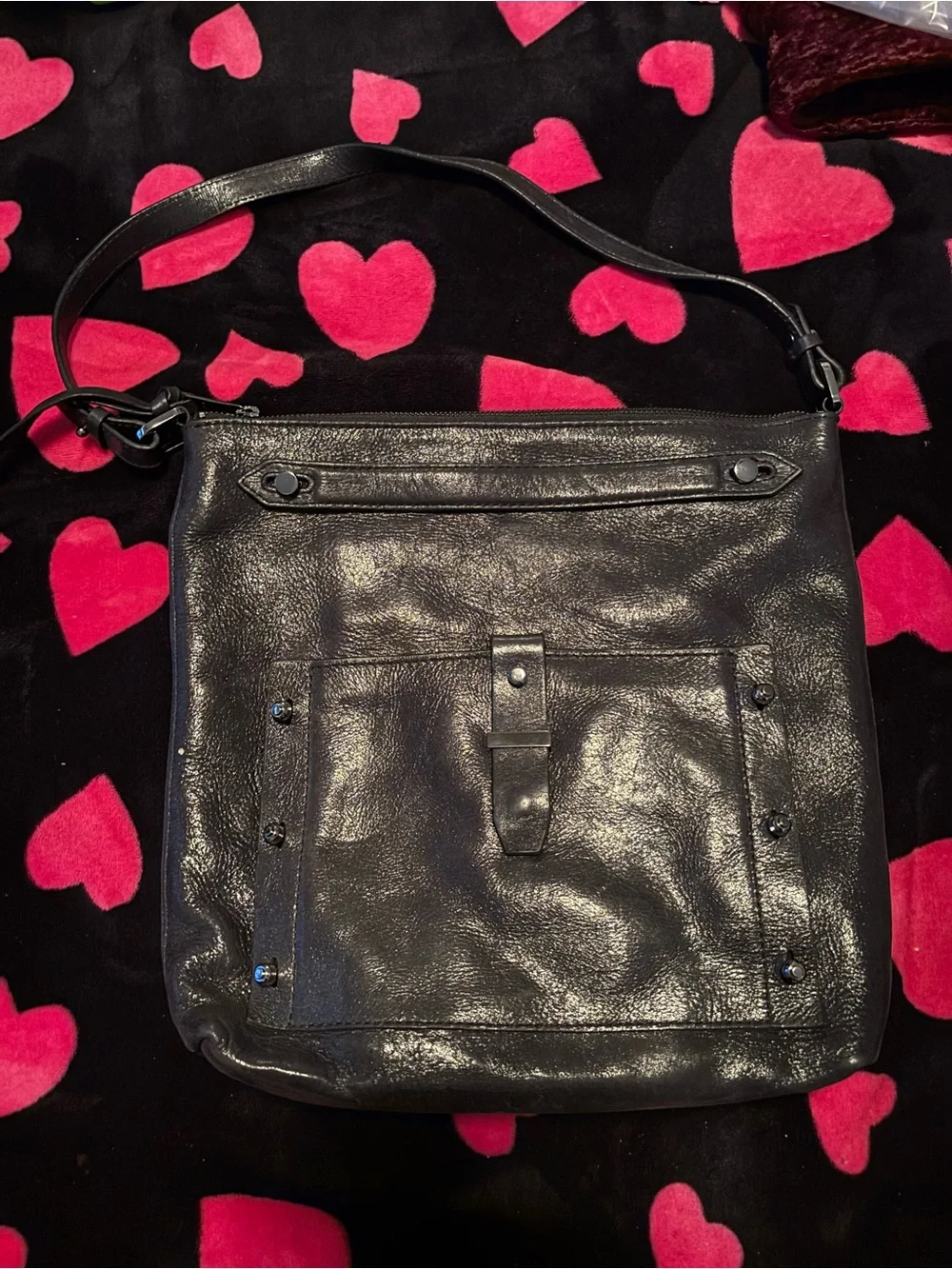 Botkier sleek shoulder